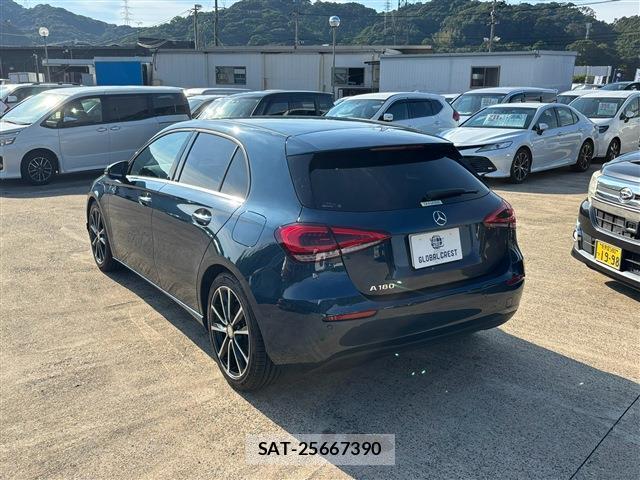 Mercedes Benz A-CLASS 2020-08 8278117-12