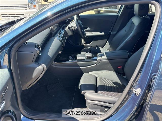 Mercedes Benz A-CLASS 2020-08 8278117-4
