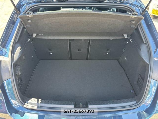Mercedes Benz A-CLASS 2020-08 8278117-6