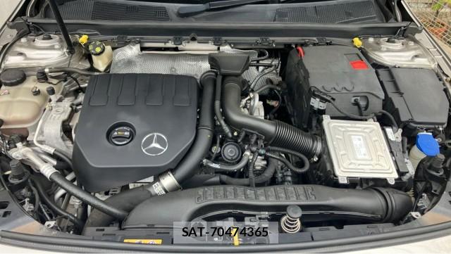 Mercedes Benz A-CLASS 2018-12 8281807-7