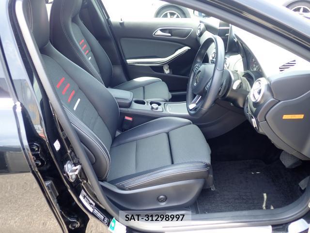 Mercedes Benz A-CLASS 2018-08 8283107-5