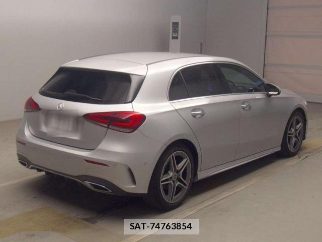 Mercedes Benz A-CLASS 2018-12 8284380-4