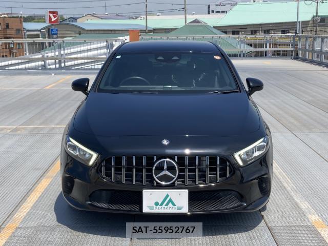 Mercedes Benz A-CLASS 2018-12 8284871-1