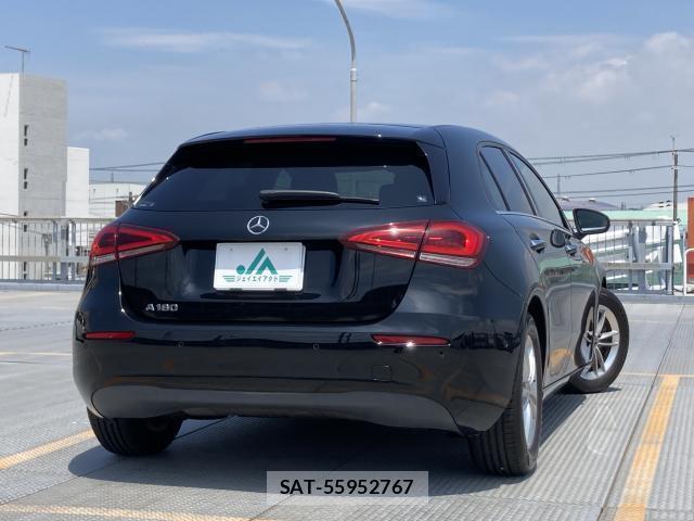 Mercedes Benz A-CLASS 2018-12 8284871-5