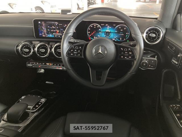 Mercedes Benz A-CLASS 2018-12 8284871-7
