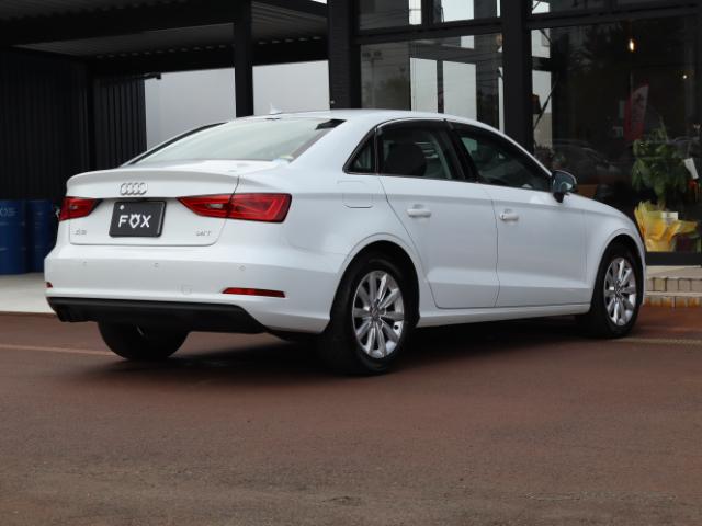 Audi A3 SEDAN 2014-07 8276727-1