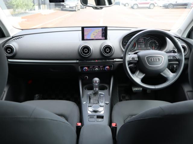 Audi A3 SEDAN 2014-07 8276727-3