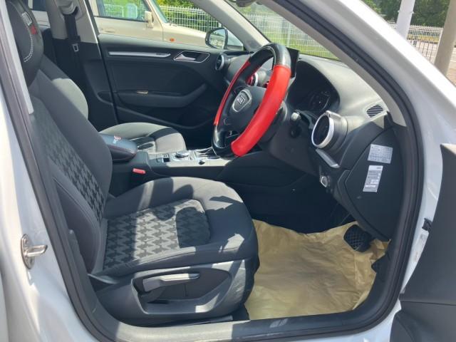 Audi A3 SEDAN 2015-09 8279004-8