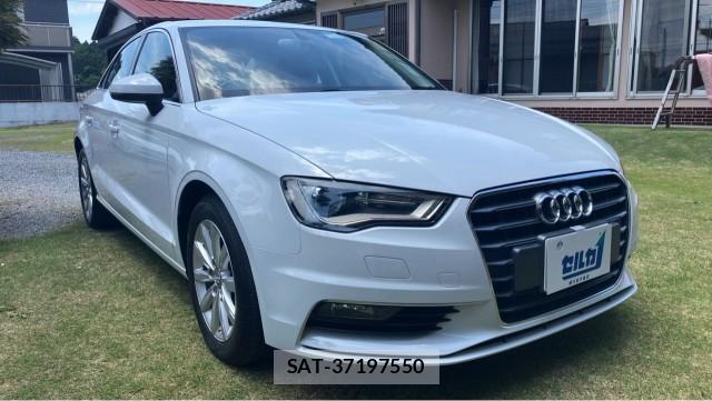 Audi A3 SEDAN 2015-03 8281294-11