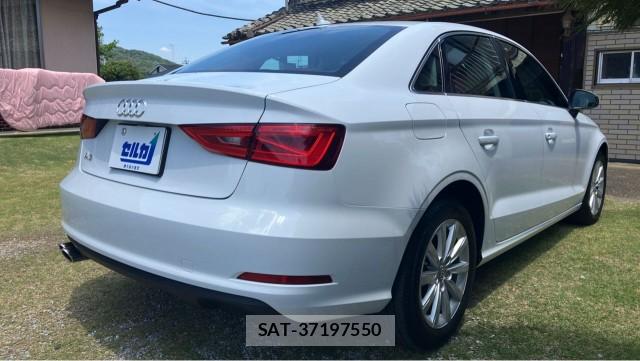 Audi A3 SEDAN 2015-03 8281294-12