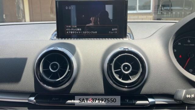Audi A3 SEDAN 2015-03 8281294-4