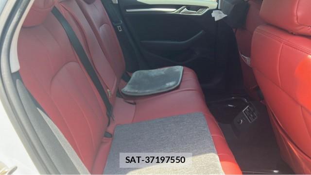 Audi A3 SEDAN 2015-03 8281294-6