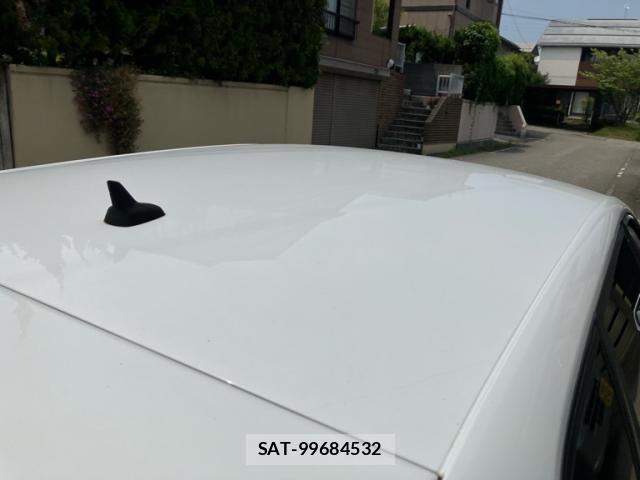Audi E-TRON 2011-07 8284797-5