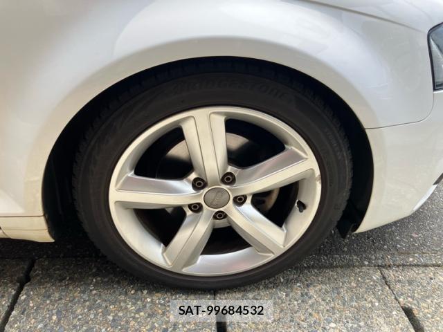 Audi E-TRON 2011-07 8284797-7