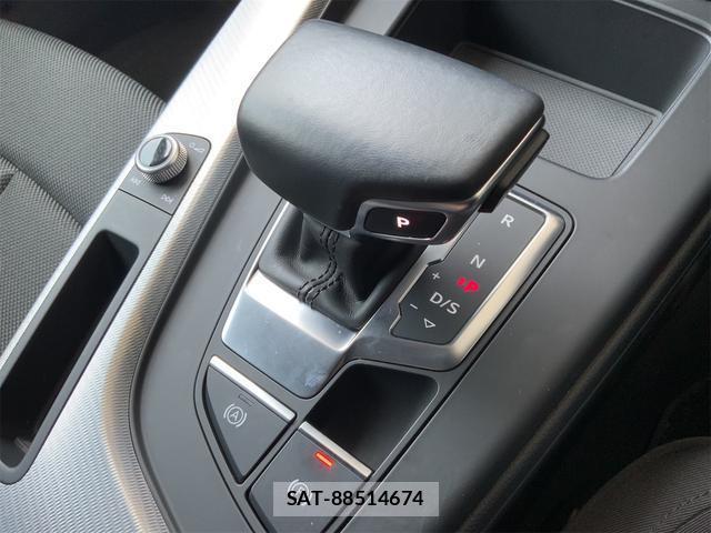 Audi A4 2021-07 8277831-9