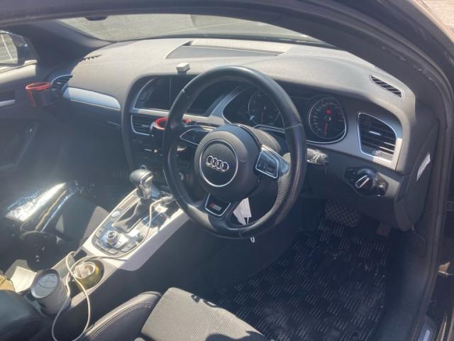 Audi A4 2013-06 8279661-15