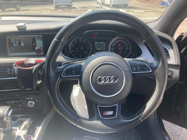 Audi A4 2013-06 8279661-16
