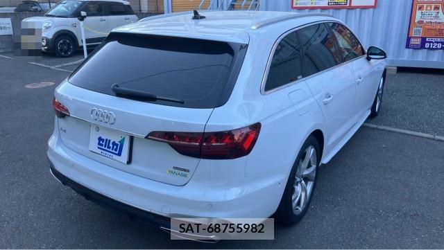 Audi A4 2021-09 8280497-12