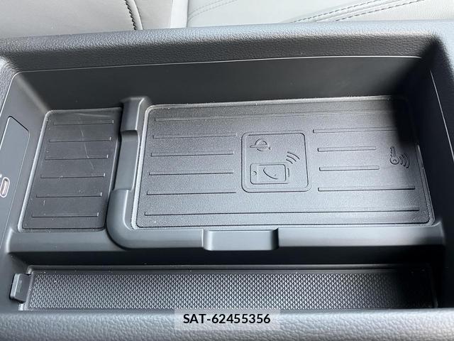 Audi A4 2023-12 8283448-8