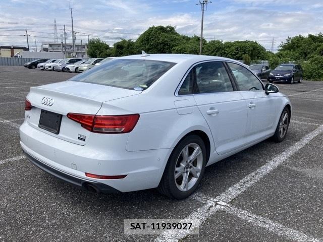 Audi A4 2018-06 8278940-1