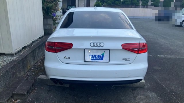Audi A4 2012-08 8281612-1