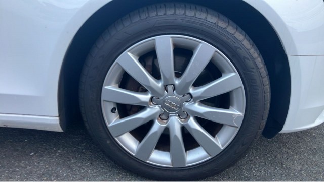 Audi A4 2012-08 8281612-8