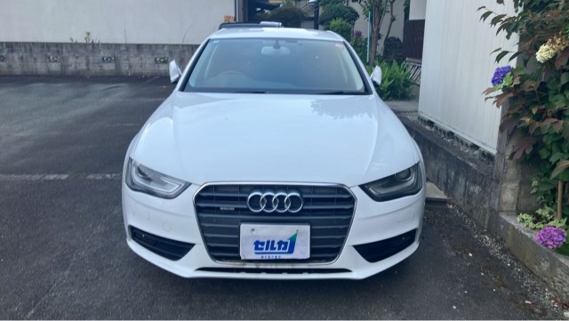 Audi A4 2012-08 8281612-9