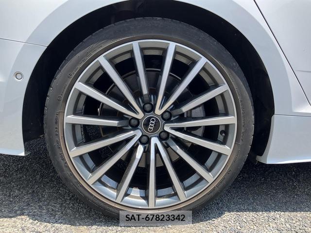 Audi A5 2021-05 8283446-12