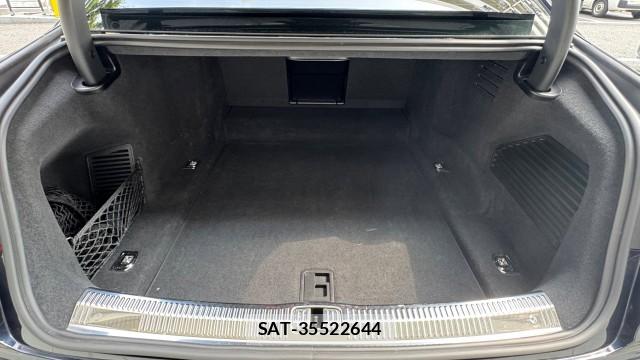 Audi A8 2018-10 8282467-17