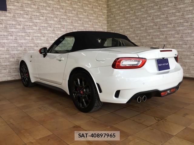 Abarth 124 Spider 2017-08 8279245-11