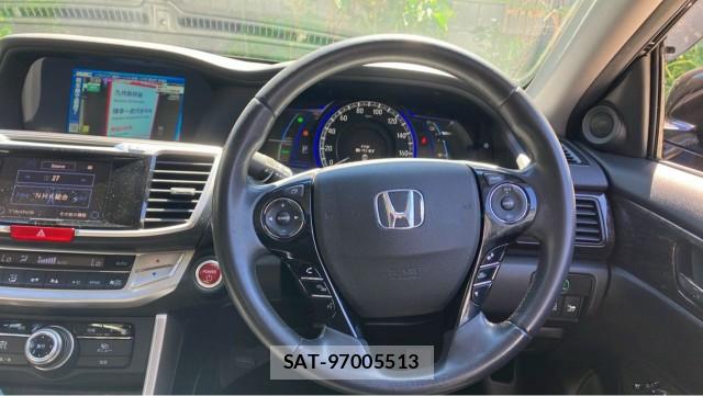 Honda ACCORD HYBRID 2014-04 8282155-16