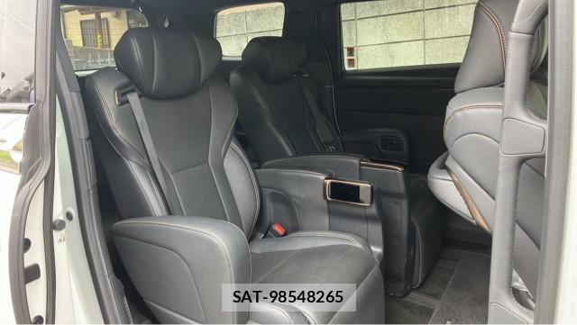 Toyota ALPHARD HYBRID 2023-10 8281007-6