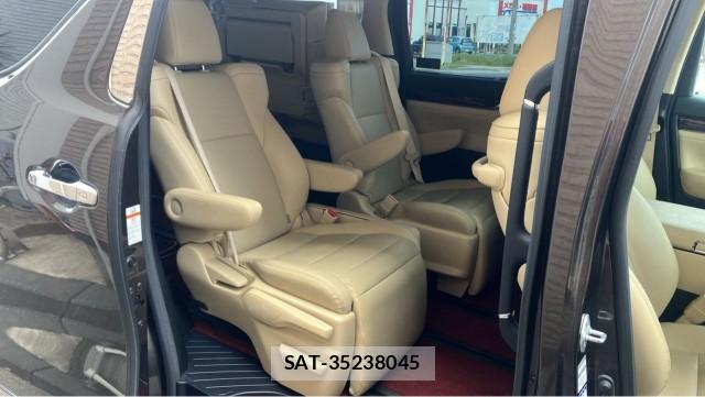 Toyota ALPHARD HYBRID 2019-09 8281385-6
