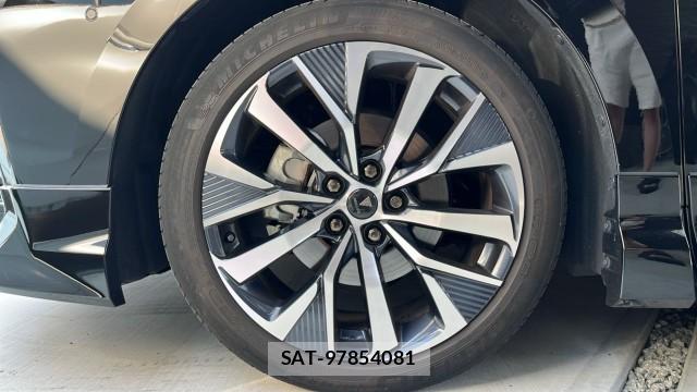 Toyota ALPHARD HYBRID 2024-10 8281901-8