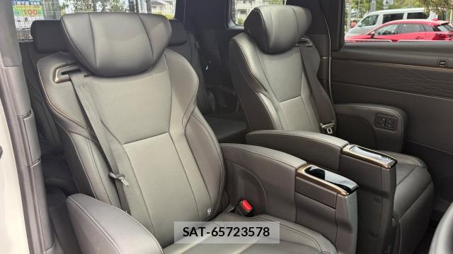Toyota ALPHARD HYBRID 2023-07 8282002-5