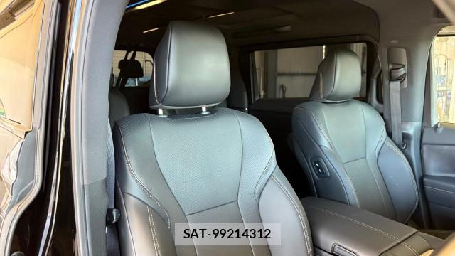 Toyota ALPHARD HYBRID 2024-08 8282034-5