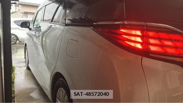 Toyota ALPHARD HYBRID 2025-04 8282369-10