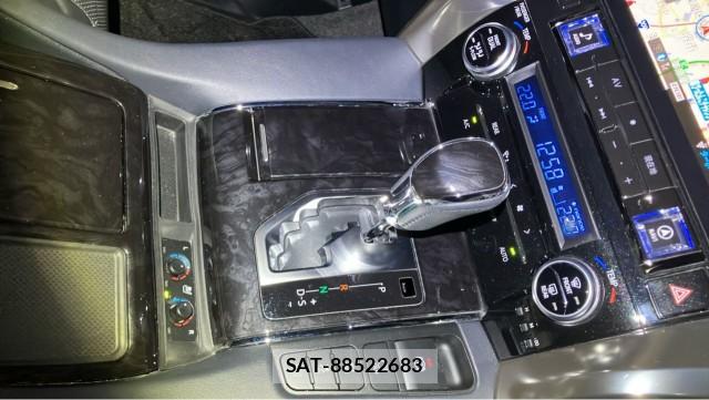 Toyota ALPHARD HYBRID 2019-08 8282402-14