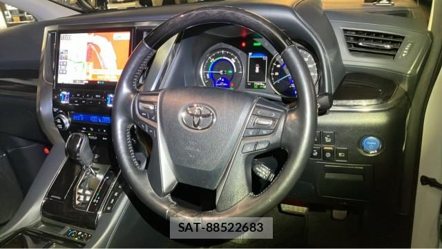 Toyota ALPHARD HYBRID 2019-08 8282402-16