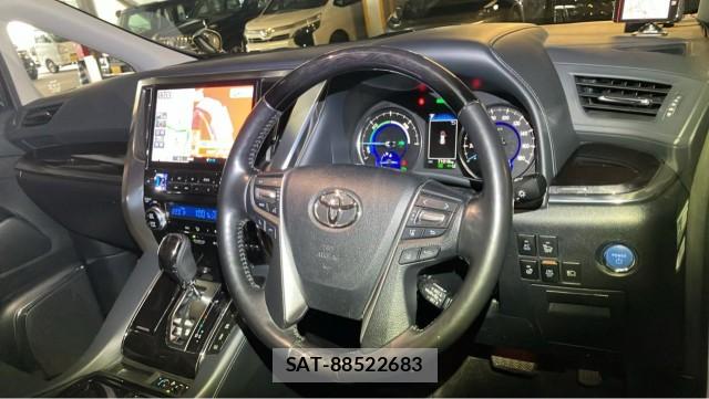 Toyota ALPHARD HYBRID 2019-08 8282402-2