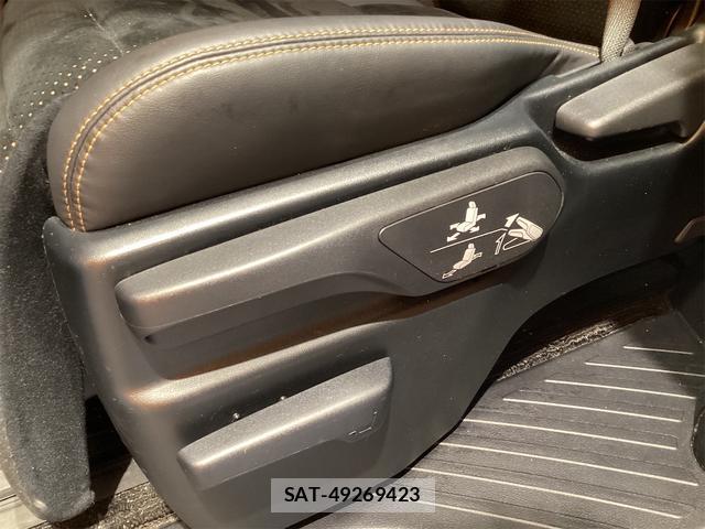 Toyota ALPHARD 2021-06 8276741-17