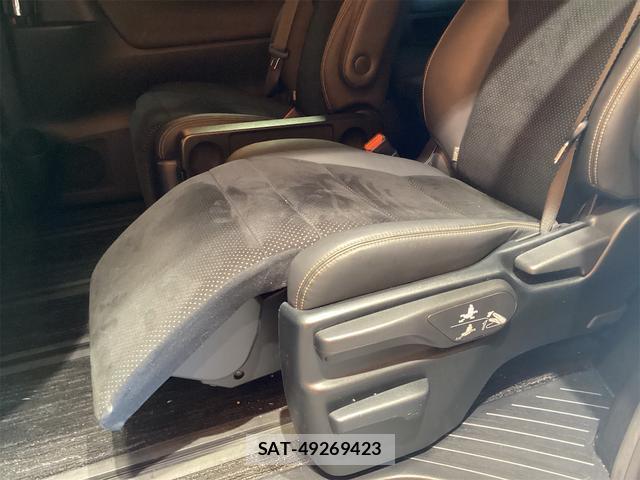 Toyota ALPHARD 2021-06 8276741-18