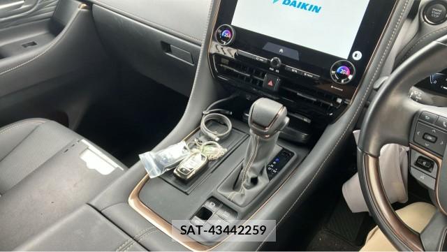 Toyota ALPHARD 2024-10 8277185-14