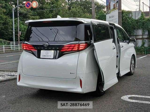 Toyota ALPHARD 2024-08 8277303-4