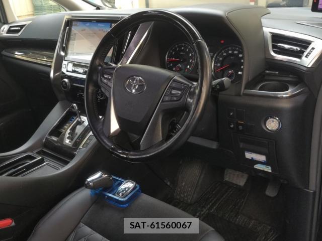 Toyota ALPHARD 2016-08 8278435-2