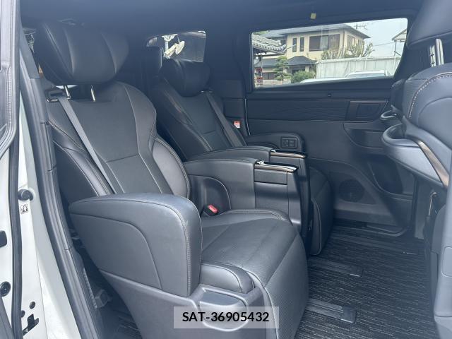Toyota ALPHARD 2024-03 8278740-16