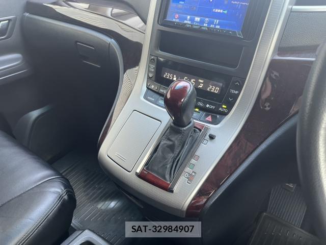 Toyota ALPHARD 2012-04 8278742-8