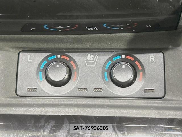 Toyota ALPHARD 2019-02 8279117-6