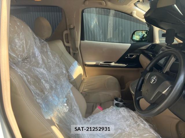 Toyota ALPHARD 2013-06 8279671-9