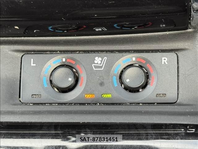 Toyota ALPHARD 2021-04 8280373-14